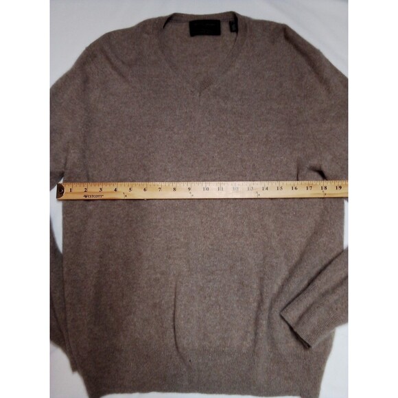 Women's Black Brown Brand Cashmere Sweater Light Tan Color Size Lrg Small Holes - Picture 13 of 13